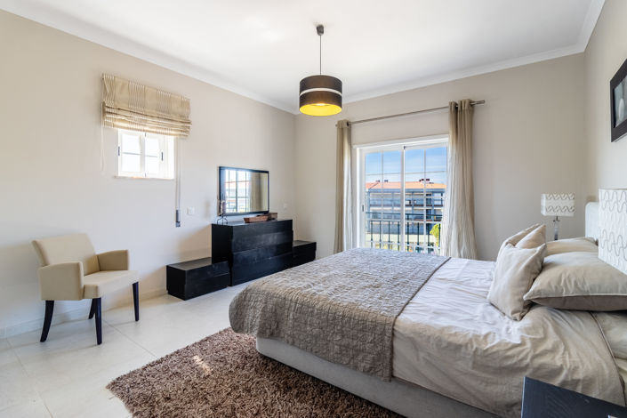 Image No.24-2 Bed Apartment for sale