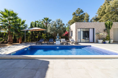 17 pool area (2).jpg