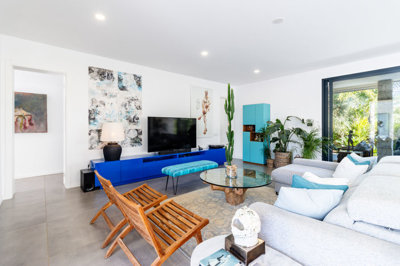 1 living room (2).jpg