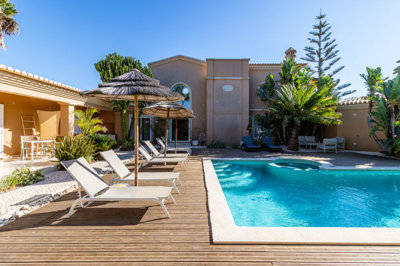15 POOL (1).jpg