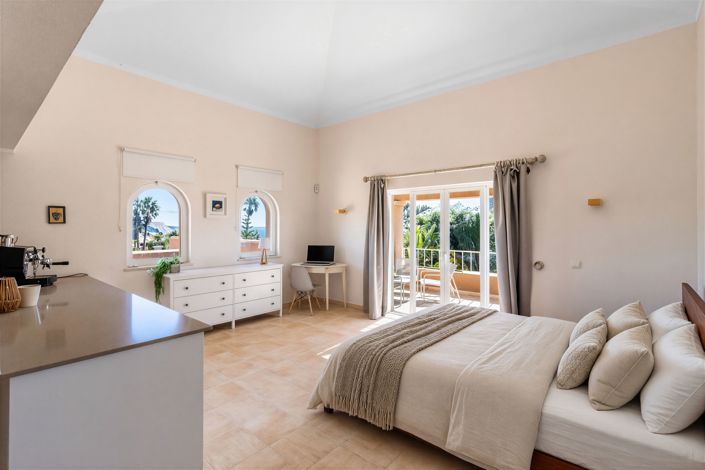 Image No.19-9 Bed Villa for sale