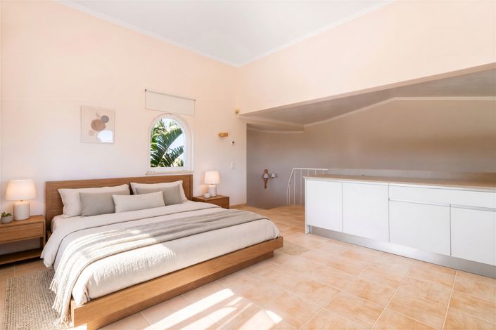 Image No.20-9 Bed Villa for sale