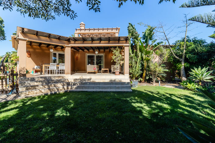 Image No.30-9 Bed Villa for sale