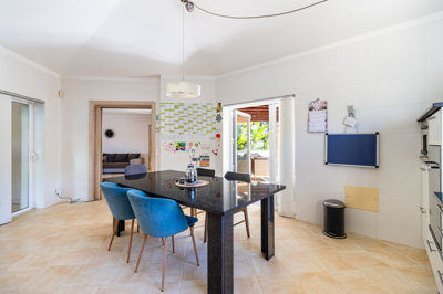 2 KITCHEN (3).jpg