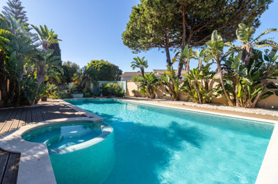 15 POOL (10).jpg