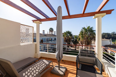 3 BALCONY (3).jpg