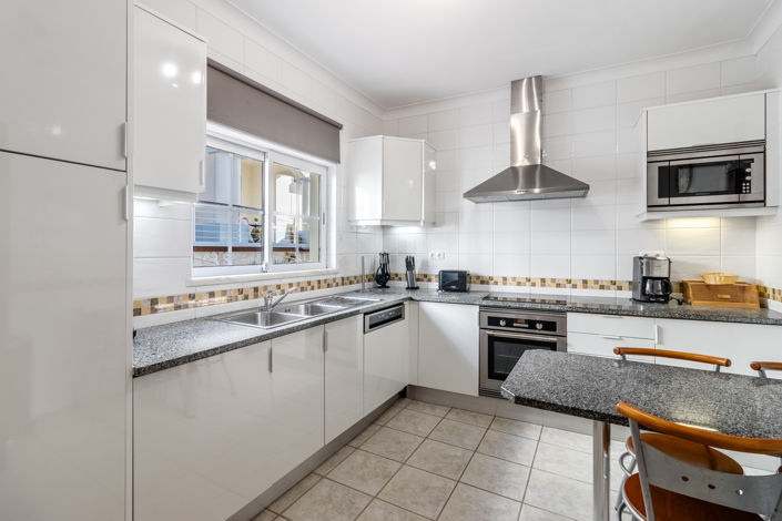 Image No.6-2 Bed Townhouse for sale