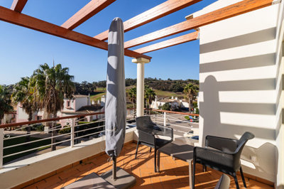 3 BALCONY (1).jpg