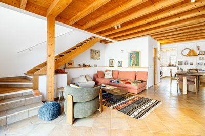 1 LIVING ROOM (2).jpg