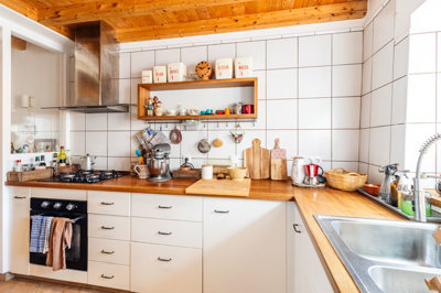 2 KITCHEN (2).jpg