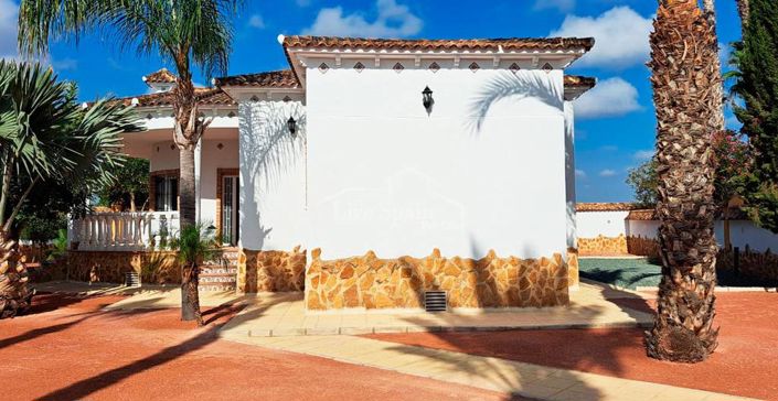 Image No.1-3 Bed Country Property for sale