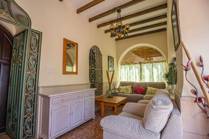 Image No.6-6 Bed Country Property for sale