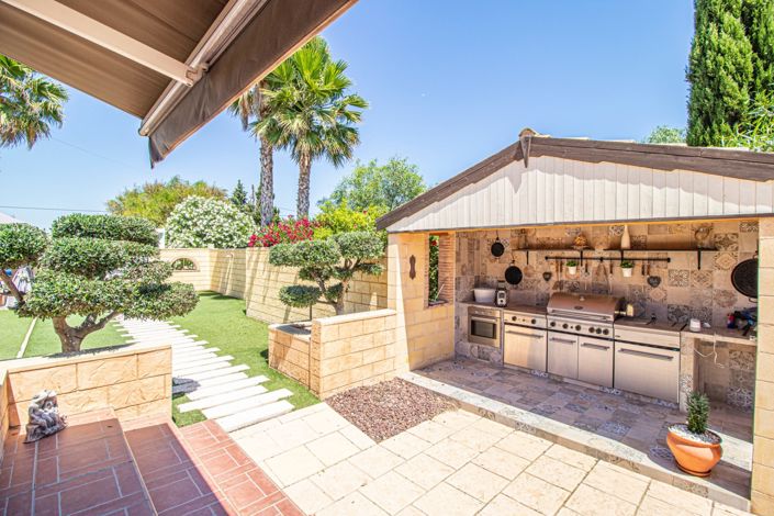 Image No.33-5 Bed Country Property for sale