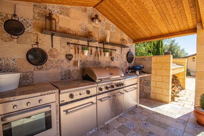 Image No.34-5 Bed Country Property for sale