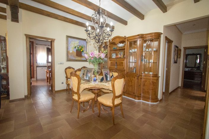 Image No.12-3 Bed Townhouse for sale