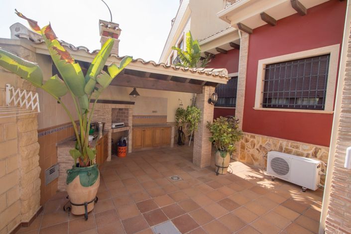 Image No.2-3 Bed Townhouse for sale