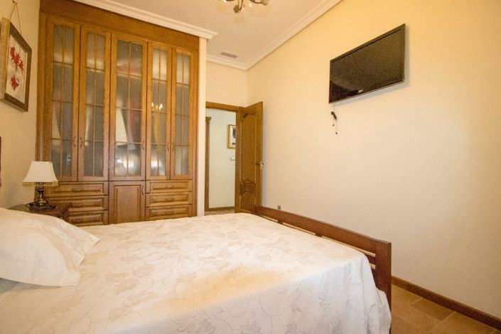 Image No.22-3 Bed Townhouse for sale