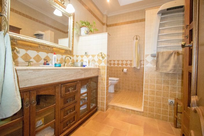 Image No.28-3 Bed Townhouse for sale