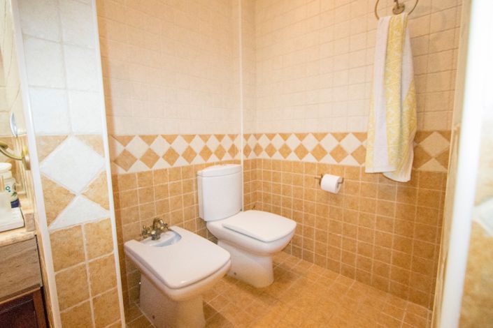 Image No.29-3 Bed Townhouse for sale