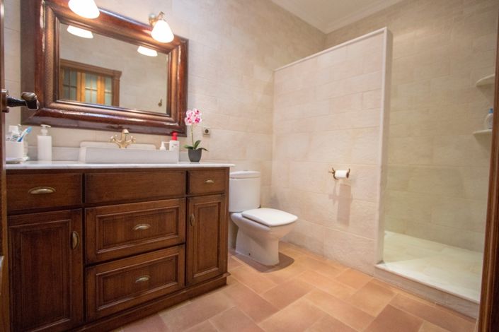 Image No.35-3 Bed Townhouse for sale