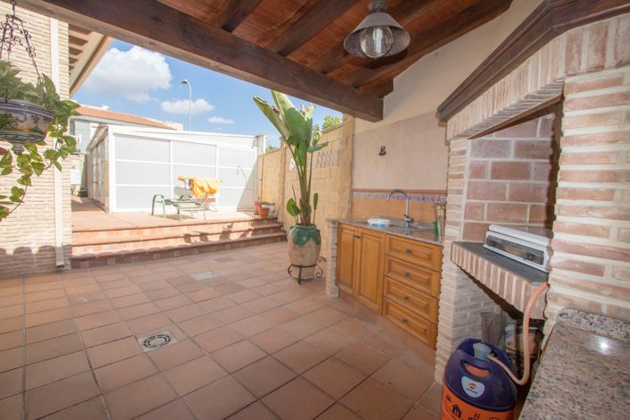 Image No.8-3 Bed Townhouse for sale