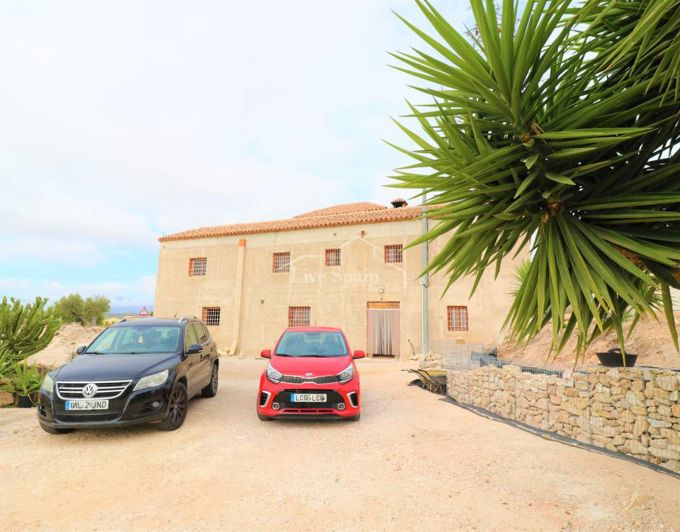 Image No.1-4 Bed Country Property for sale