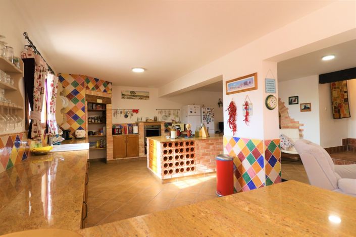 Image No.14-4 Bed Country Property for sale