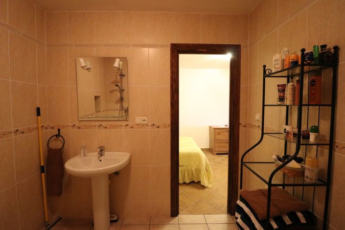 Image No.26-4 Bed Country Property for sale