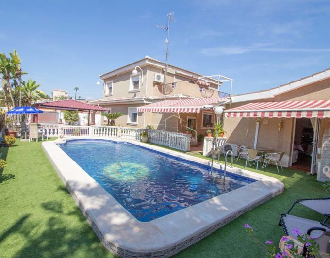 Image No.1-Propriété de 5 chambres à vendre à La Marina