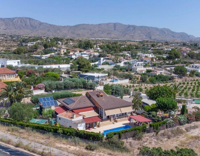 Image No.1-5 Bed Country Property for sale