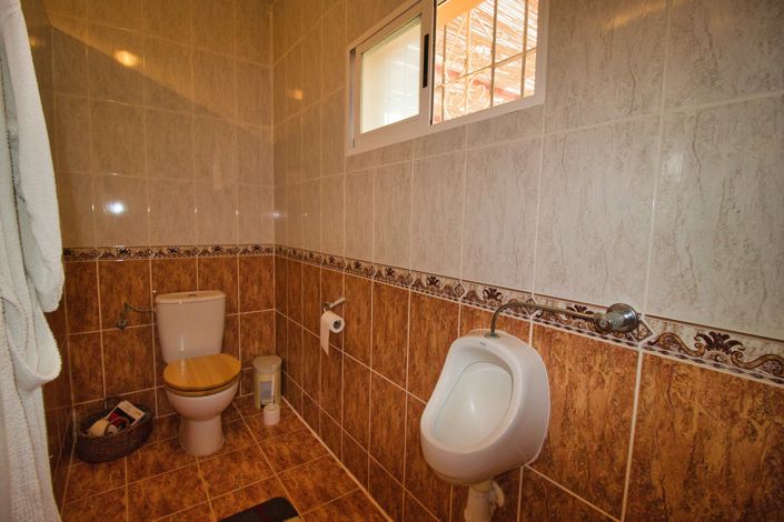 Image No.15-5 Bed Country Property for sale