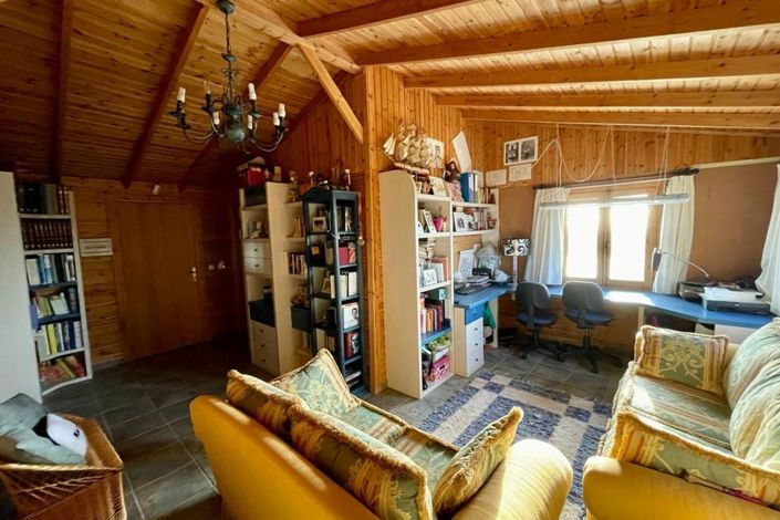 Image No.17-4 Bed Country Property for sale