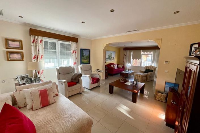 Image No.26-4 Bed Country Property for sale