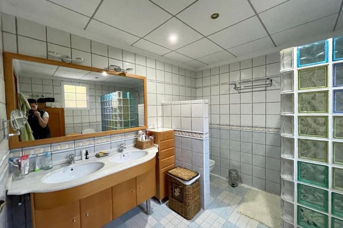 Image No.29-4 Bed Country Property for sale