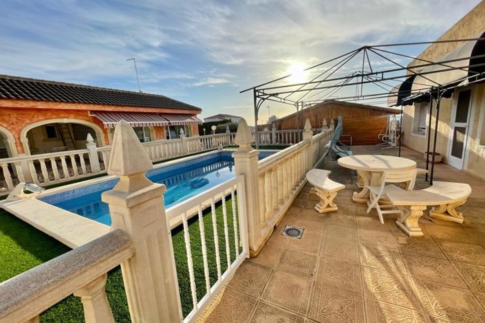 Image No.39-4 Bed Country Property for sale