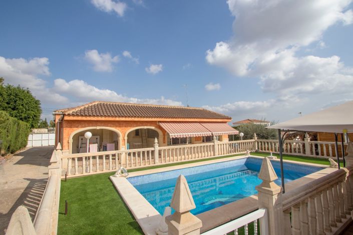 Image No.5-4 Bed Country Property for sale