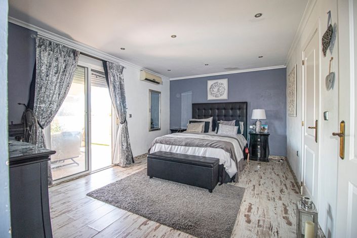 Image No.27-5 Bed Country Property for sale