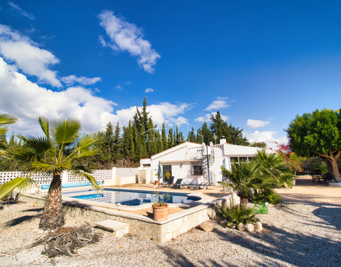 Image No.1-3 Bed Country Property for sale