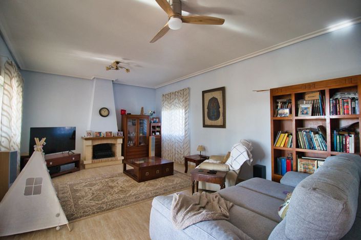 Image No.12-4 Bed Country Property for sale