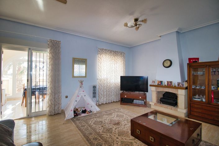 Image No.13-4 Bed Country Property for sale