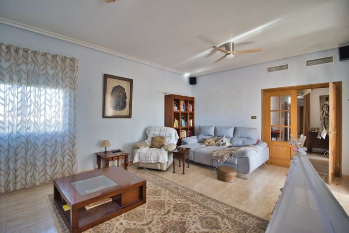 Image No.14-4 Bed Country Property for sale