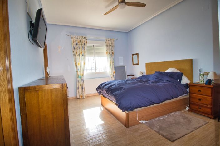 Image No.24-4 Bed Country Property for sale