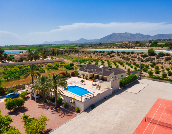 Image No.1-5 Bed Country Property for sale