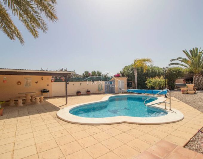 Image No.1-3 Bed Country Property for sale