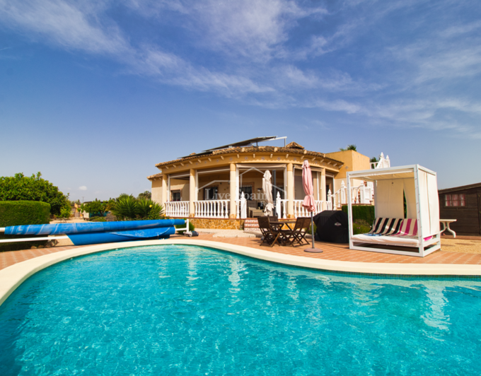 Image No.1-3 Bed Country Property for sale
