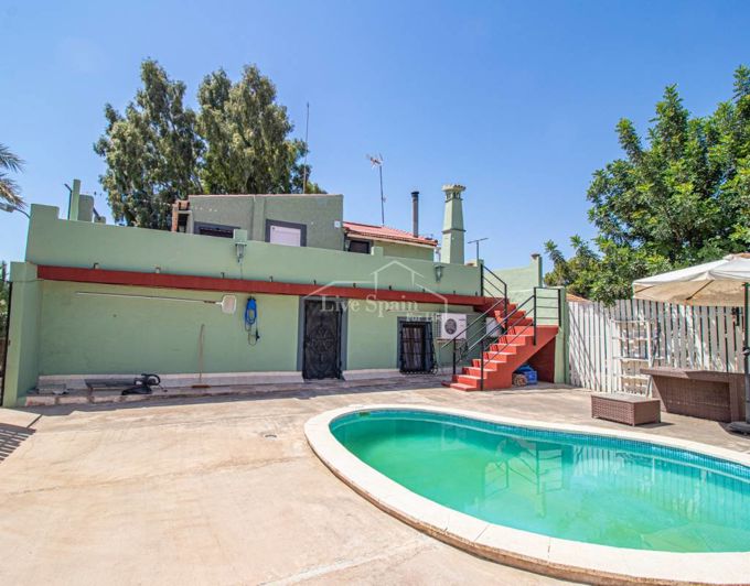 Image No.1-6 Bed Country Property for sale