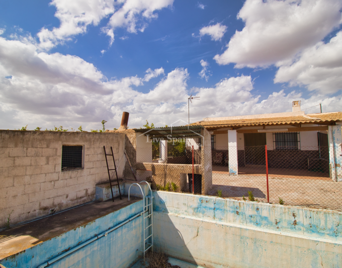 Image No.1-3 Bed Country Property for sale