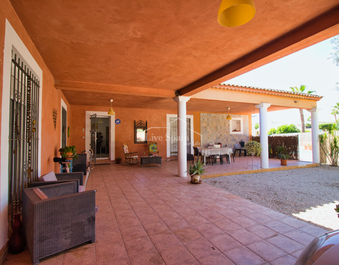 Image No.1-6 Bed Country Property for sale