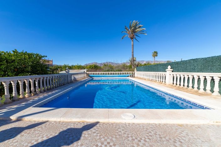 Image No.19-3 Bed Country Property for sale