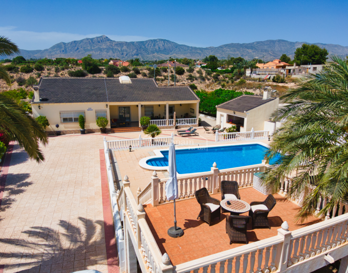 Image No.1-5 Bed Country Property for sale